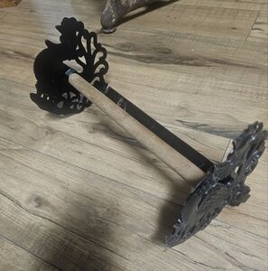 Decorative Black Metal Paper Towel Holder